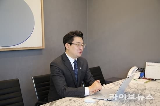 언론보도: 대대적 불법 성매매업소 수사 진행...법적 대응 과정은?