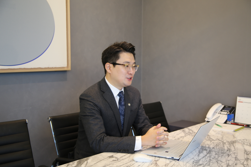 안성성범죄변호사 증거 수집 및 분석