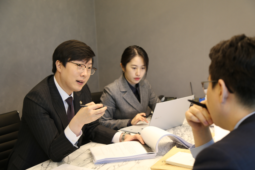 하남강제추행변호사 무혐의 입증 및 형량 감경 전략 수립