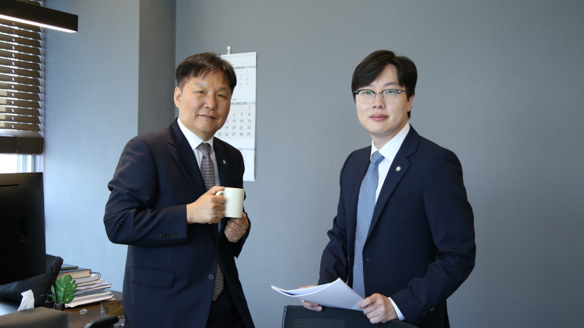유사강간 혐의 방어 전략과 필요 증거를 안내하는 체크리스트 이미지