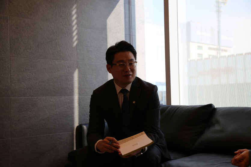압구정변호사 단기 해결보다 장기적 회복을 위한 노력