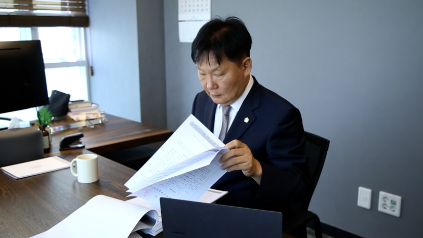 박동진대표변호사가 성착취물 혐의 성립요건을 설명하는 모습