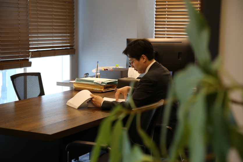 남동구강간변호사 이세환 변호사 옆모습 사진