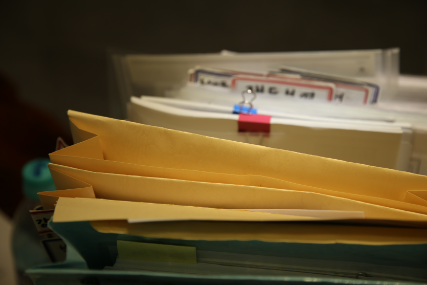 법무법인 동주 사무소 내부 서류 사진